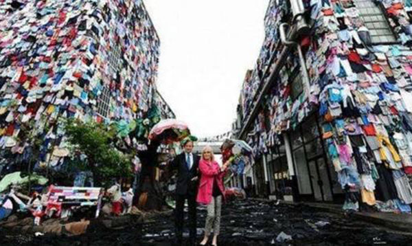 国际名牌每年烧毁十几吨新衣不肯送人,网友:不如九块九包邮