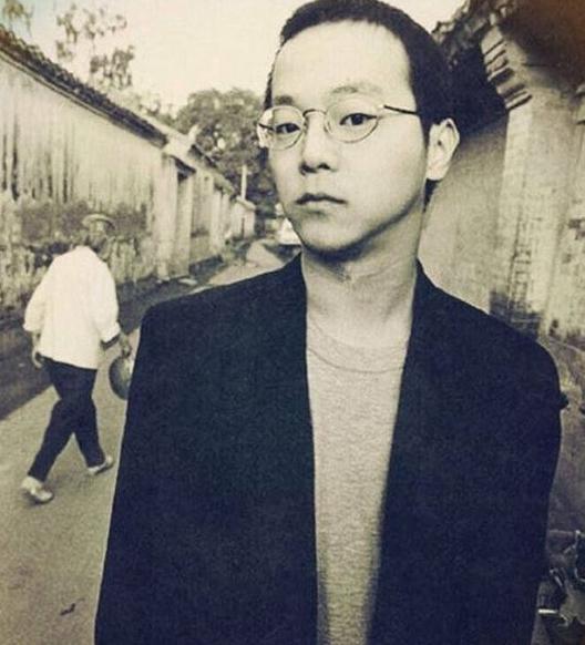 窦唯亮相音乐节,窦唯最近表演现场