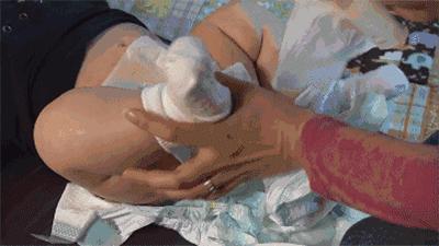 男女宝宝更换纸尿裤的注意事项,换纸尿裤的时候需要清洗吗