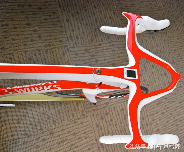 这辆双人自行车名叫“超级撕裂机器”，看过介绍，我觉得当之无愧