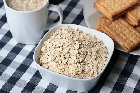 青春期如何祛除痘痘闭口痘印 (如何有效去除闭口和痘痘)