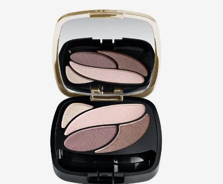 喜欢美瞳的妹子有福啦，学学百变pony，这教科书级别的瞳色搭配