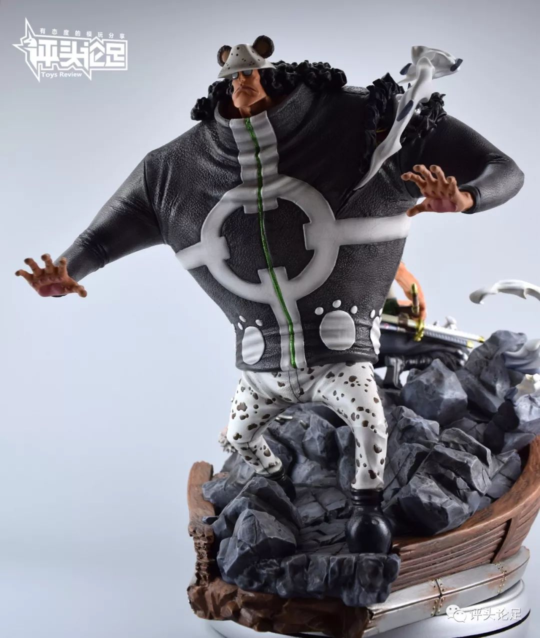 岛上死斗！帅哭！UCSTUDIO海贼王雕像手办索隆VS暴君熊