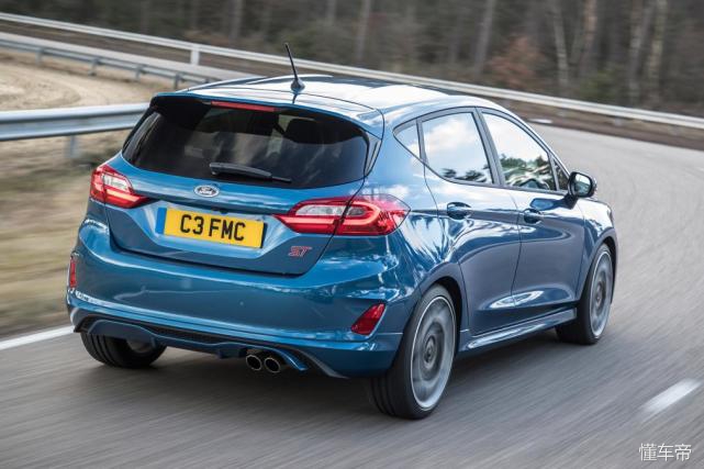 嘉年华st驾驶感受,哪怕只是坐在副驾驶也感觉很累