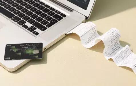 拍案｜“海淘”奢侈品价格很美好，认真你就上当了！