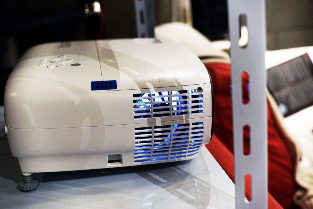 明基4k8917家用投影机试用！一万出头的4K家庭影院高性价比之选