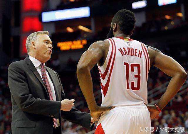 火箭开局领先22分,火箭队三后卫进攻战术