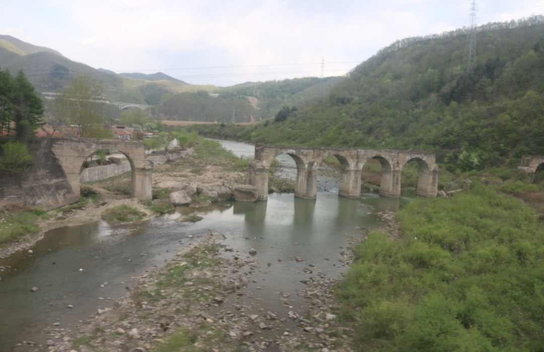 沈丹高铁提速,沈丹线普速列车通过明洞