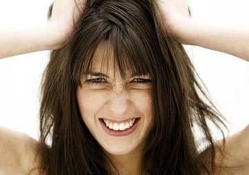 天气热了头发很油怎么办,天气闷热头发潮了