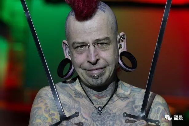 我看了场大尺度畸形人体秀，从此再也没睡过安稳觉！