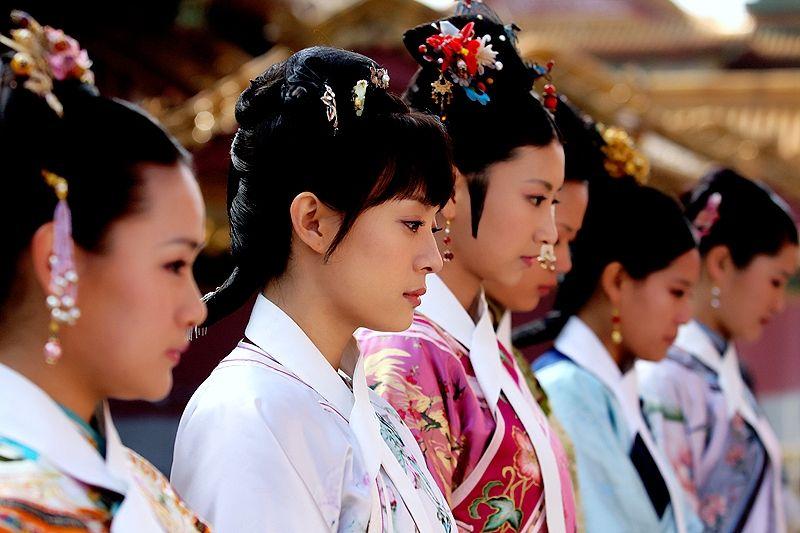 甄嬛流产的真实原因,甄嬛荡秋千历史真实画面