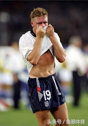 足球场上的催人泪下的瞬间,足球赛场十大感人时刻