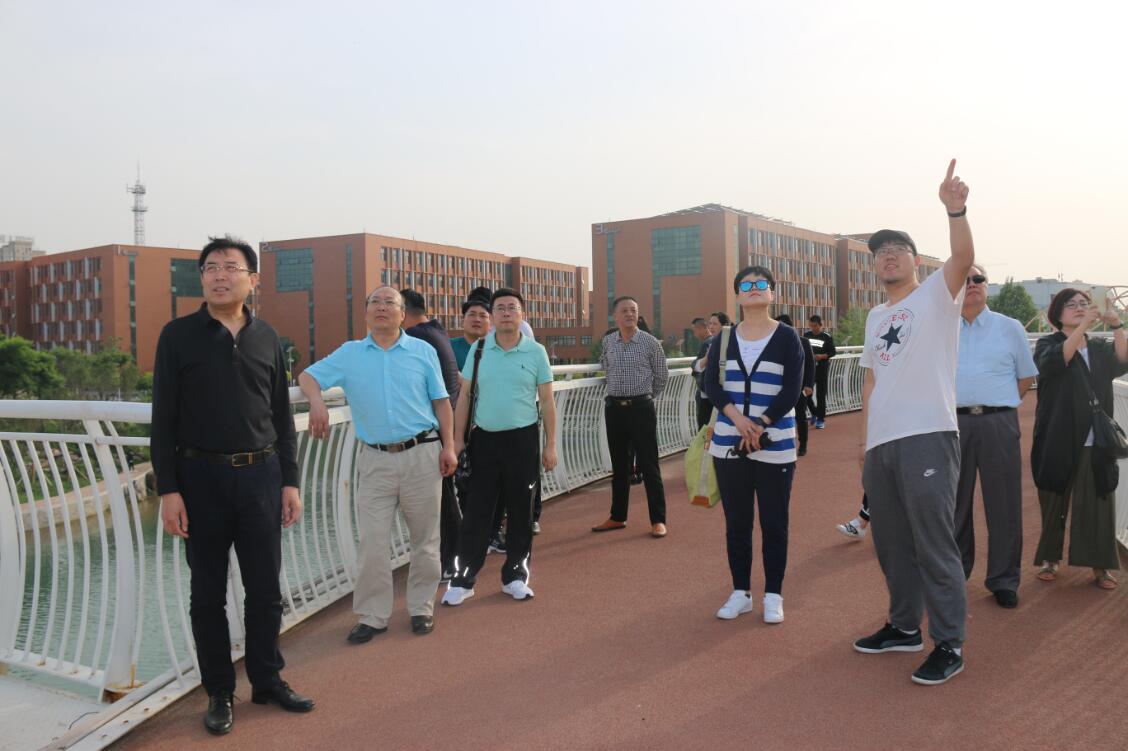 北京演艺专修学院*党**总支组织*党**员干部到西柏坡参观学习