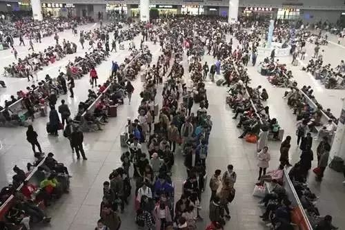 坐火车需要注意什么最新视频,坐火车小贴士的视频