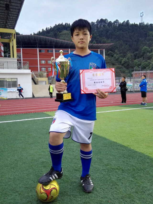 没有足球的球场,没有赢过总冠军的球队