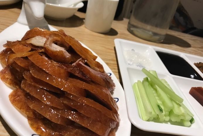 长春烤鸭哪家最好吃,长春好吃的脆皮烤鸭