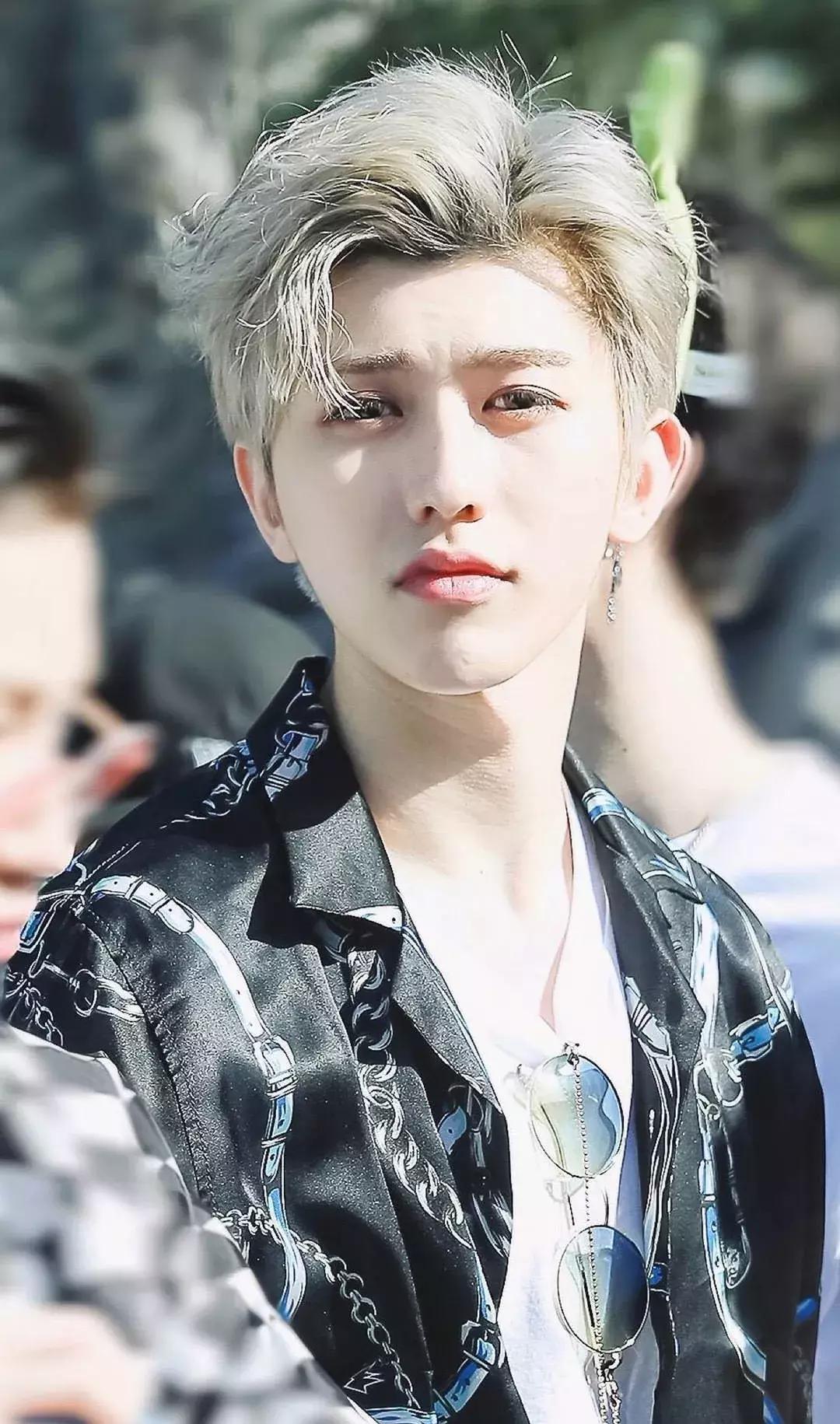 和TFboys年纪相仿的他，C位出道后热衷公益，网友：他会红