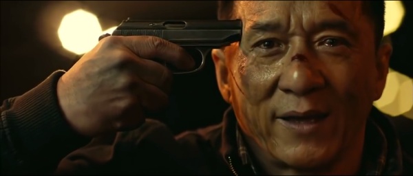 成龙电影里的女儿们,感受着浓浓的父爱,却有一个很蹊跷的共同点