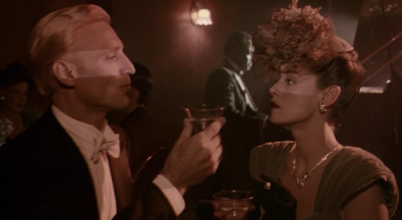 《蜘蛛女之吻》：这部悲伤的同志电影浪漫得要死！