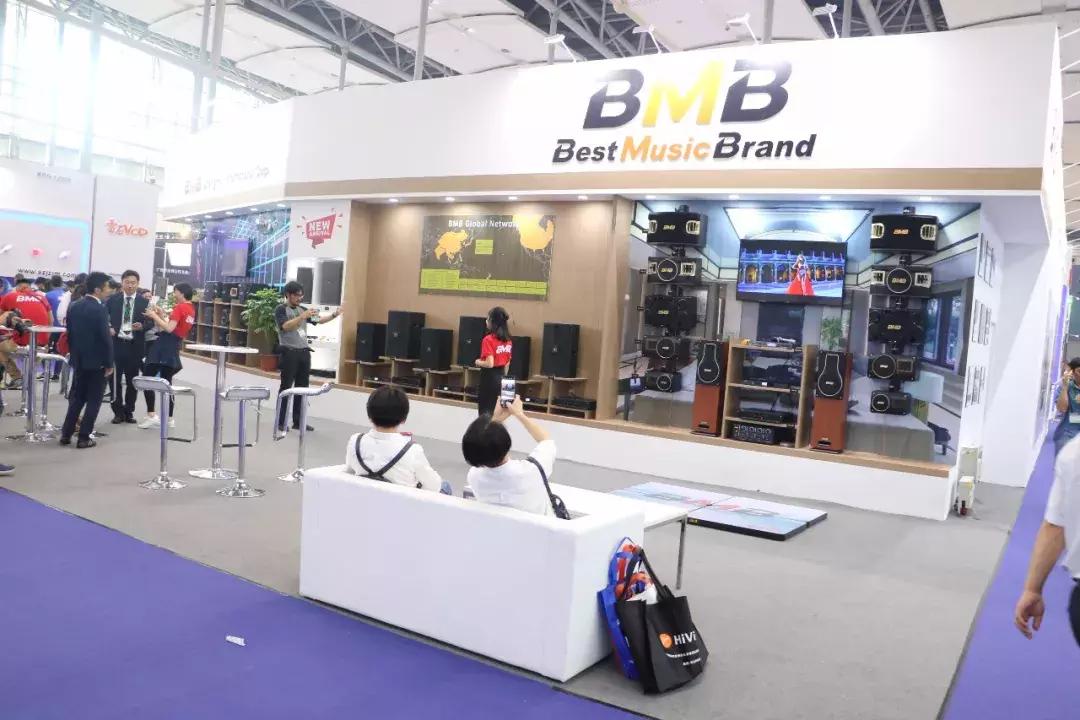 广展娱乐KTV参展商各出奇招多款新品让人目不暇给—阜新声艺视听