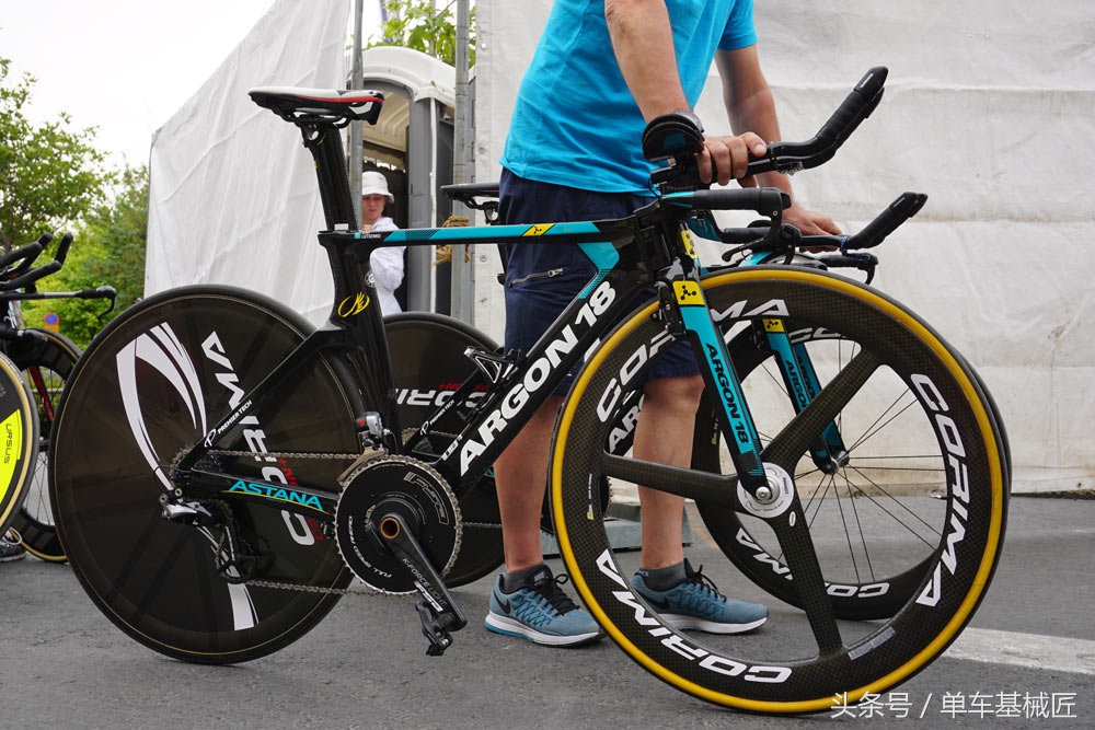 argon18明显今年设计费没给够，美利达依然保持了凌乱走线的风格