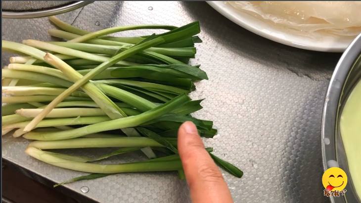 酿皮凉皮做法视频,酿凉皮的做法视频