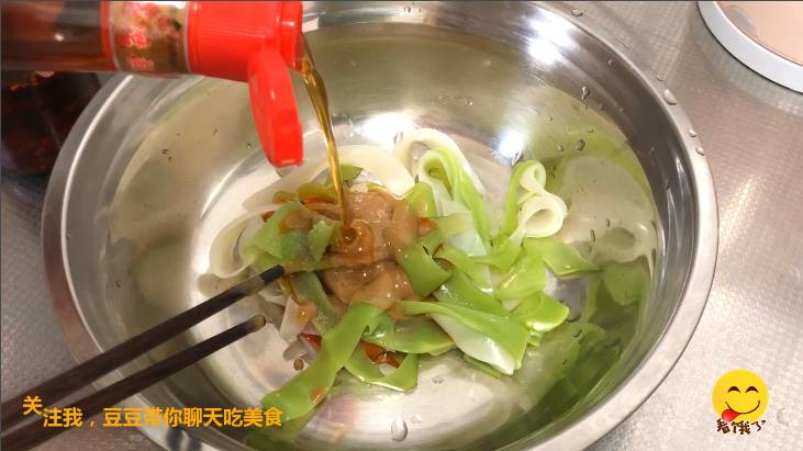 酿皮凉皮做法视频,酿凉皮的做法视频