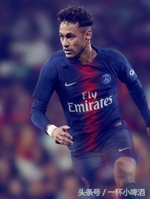 巴黎圣日耳曼22-23赛季球衣客场,巴黎圣日耳曼球衣blockcore风格