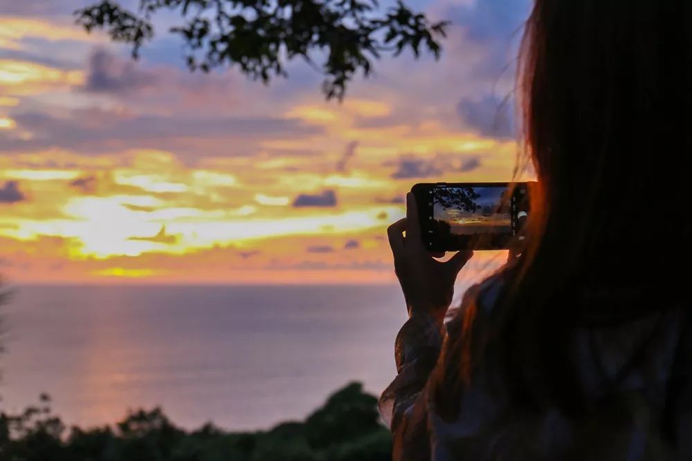 泰国文化礼仪之泰国水灯节,泰国水灯节开幕式视频