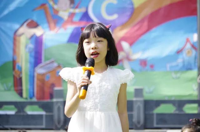 阳光下的成长艺术节,春天里歌唱活动