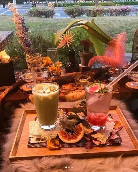 为喜欢自拍的小仙女打造的咖啡店！据说90%的韩国妹子都去打过卡