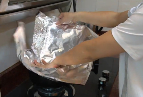 盐焗锡纸花甲的做法,空气炸锅做锡纸盐焗花甲