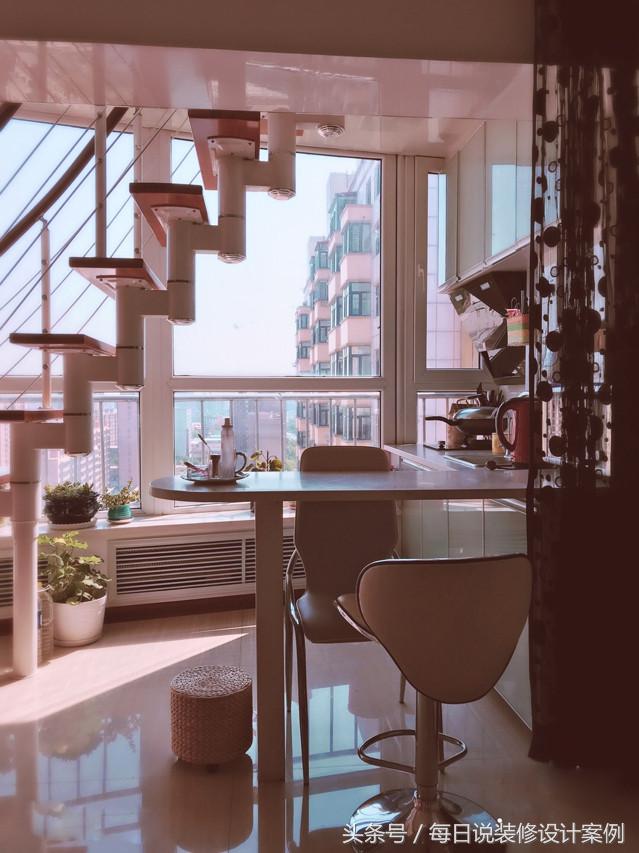 表姐花了35W买的复式单身公寓，空调藏飘窗里，估计你们没见过！