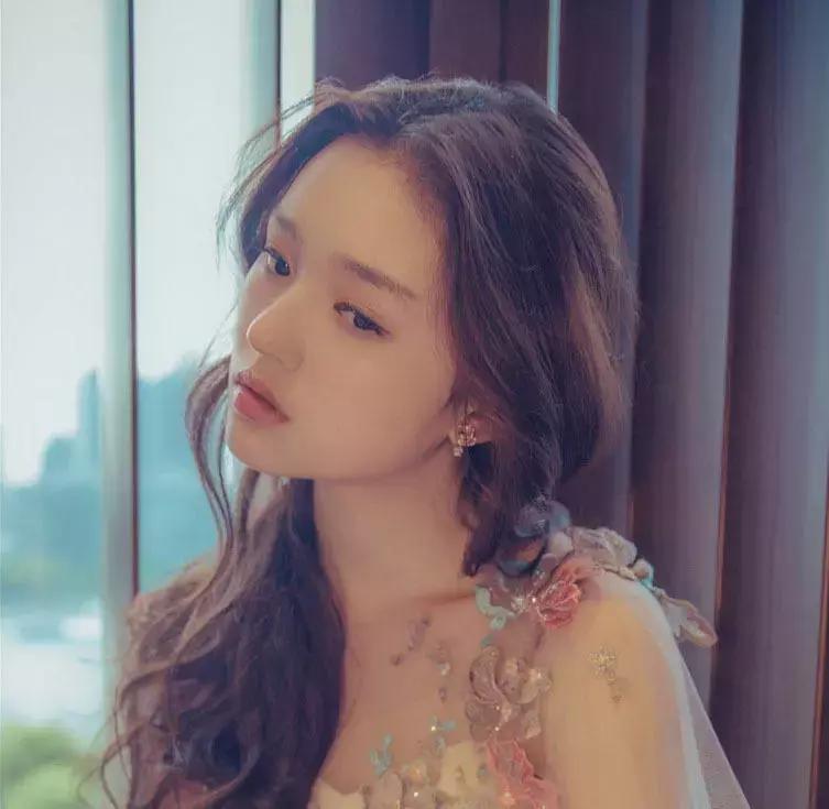 林允万元面霜,林允用11元化妆品