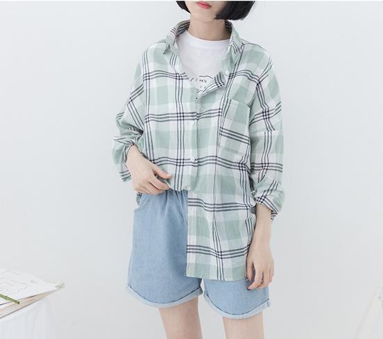 白色宽松t恤有些透怎么穿搭,白色t恤太透了怎么办