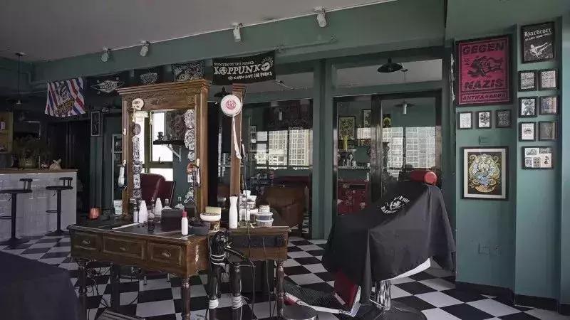 20分钟剪完一个男发算久吗,剪一个男发十五分钟