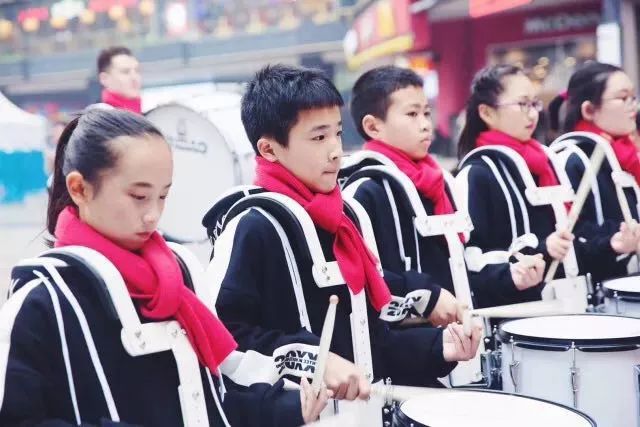 “校长在线”来了，快为闻涛中学男神校长打call~