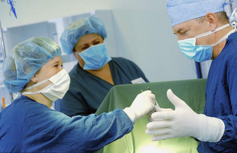 38岁的她“取环后”大出血，医生检查后：真相让人心酸！