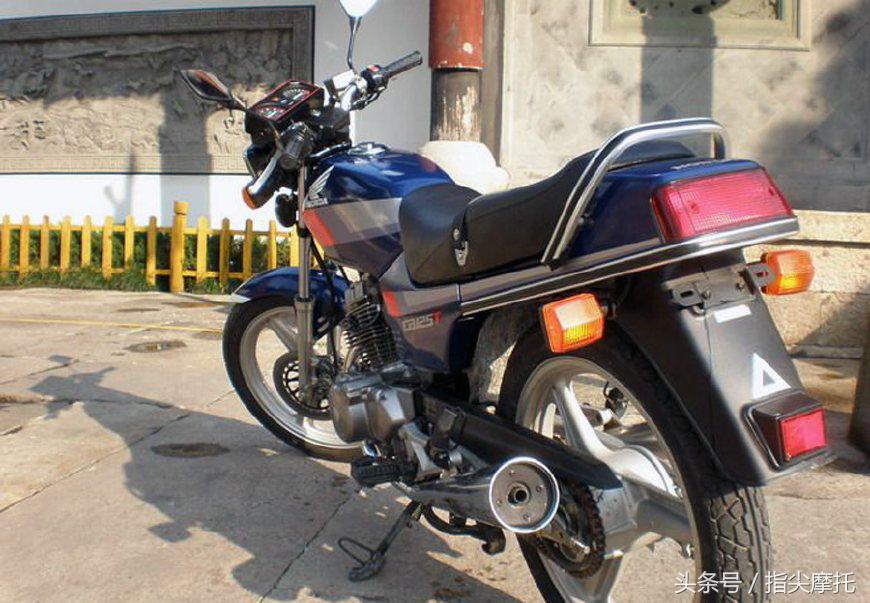 摩托车火花塞经常坏的原因,摩托车火花塞拿不下来卡住了