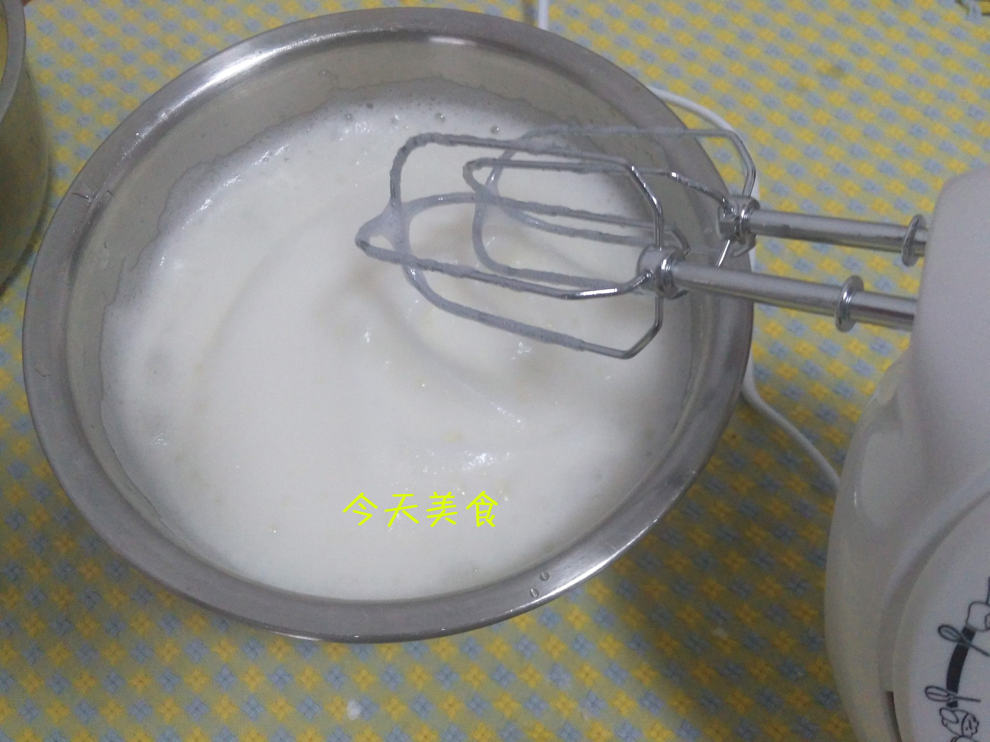 这有详细图文介绍，学一学怎么做蛋糕，就不会被戚风给“气疯”了