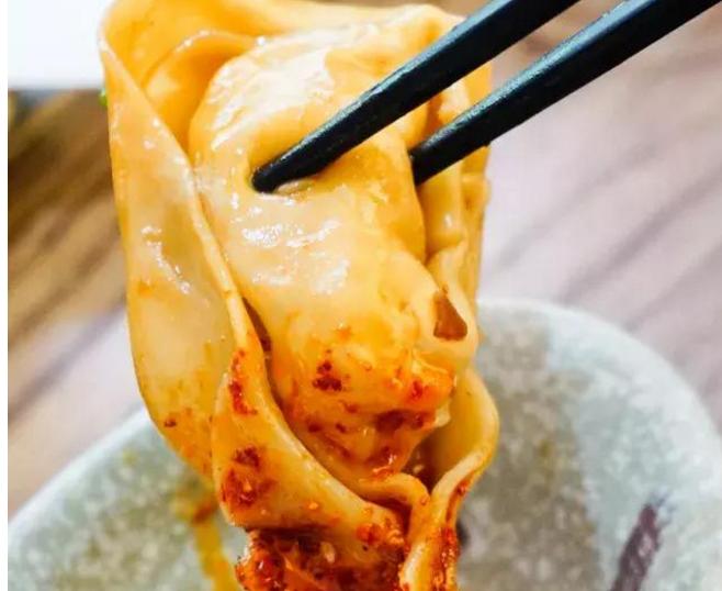 这家馄饨店吃起脆感十足,烧麦小笼包馄饨生煎