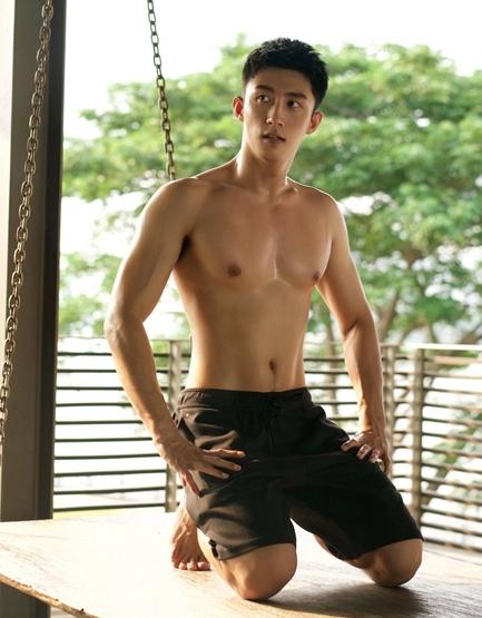 本是去新剧看黄景瑜脱衣有肉,却被一票高颜值小姐姐小哥哥圈粉