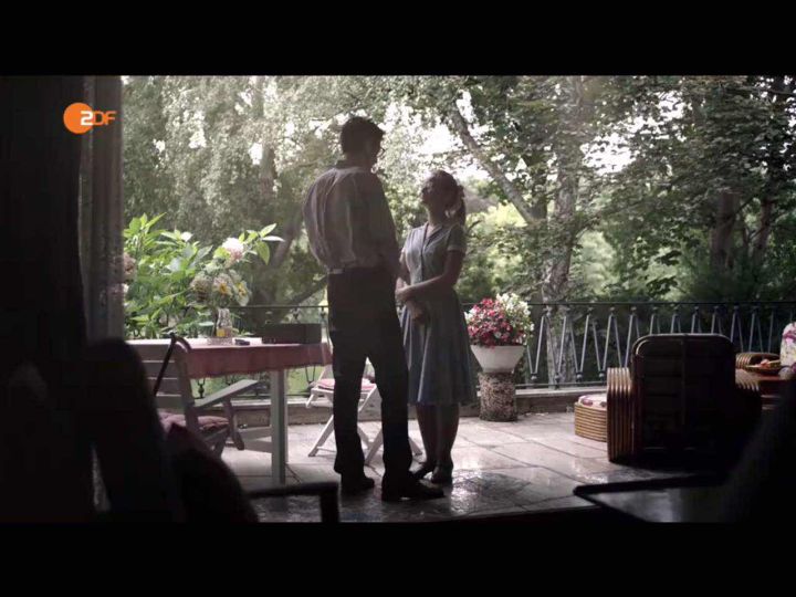 退学、强奸、自杀、恋爱、未婚生子……她遭遇了种种不幸