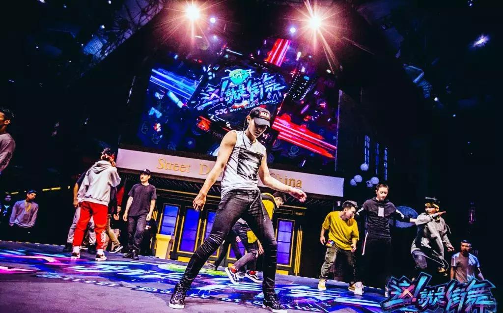 这片宇宙中最年轻的星云，帮OPPO打开了年轻人的精神领地