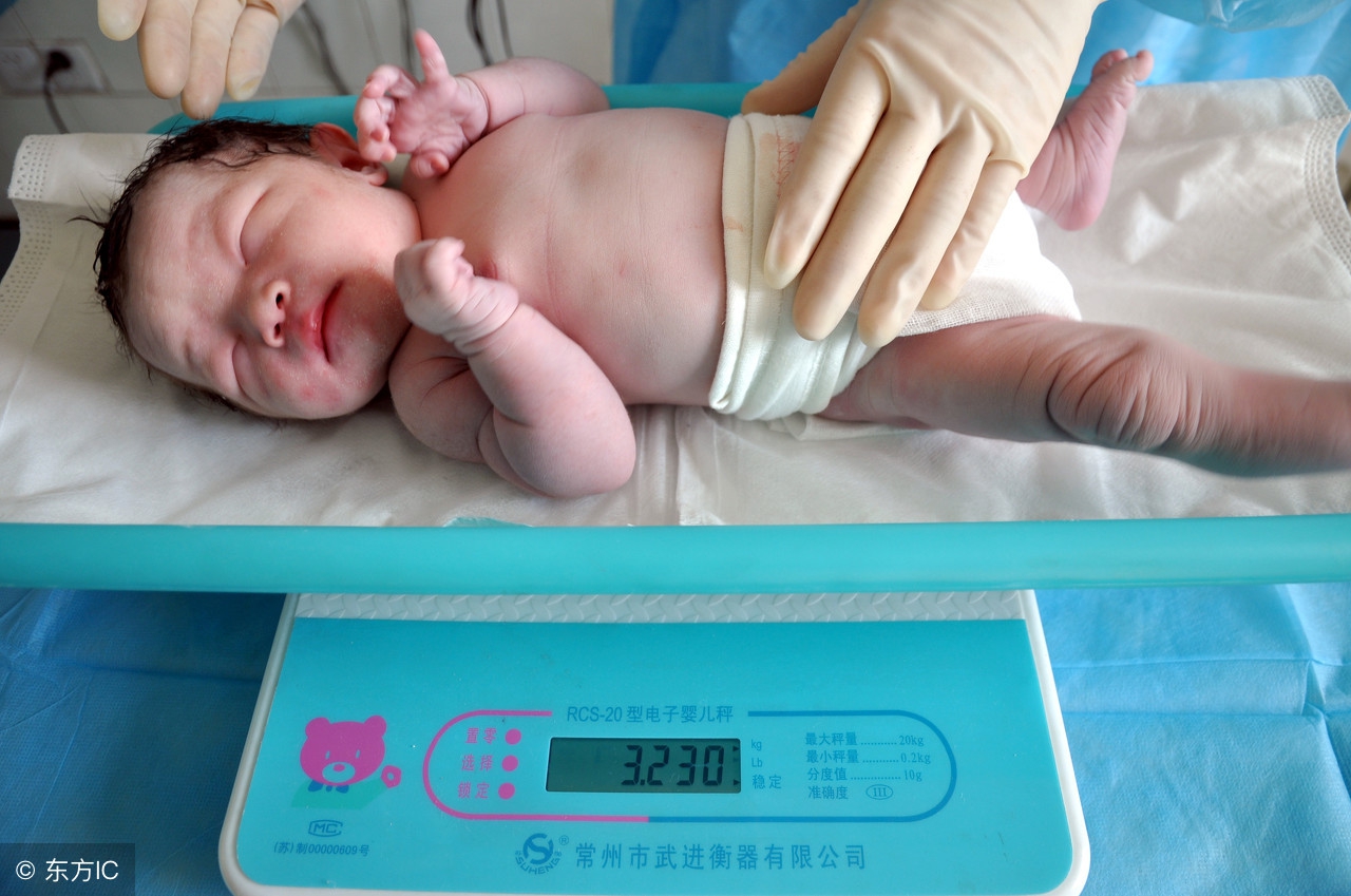 孕妈妈吃榴莲吗,孕宝妈可以吃西瓜吗