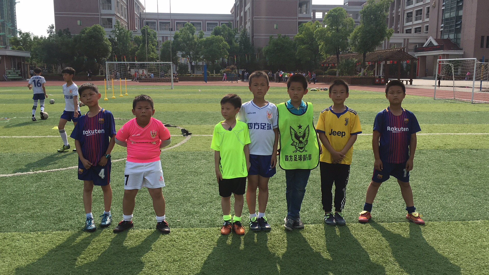 一个草根球员的逆袭之路,一位足球教练的青训探索记