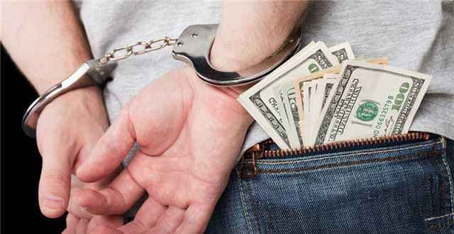 只因建了个美食微信群,这几个中国留学生就被遣返回国了?