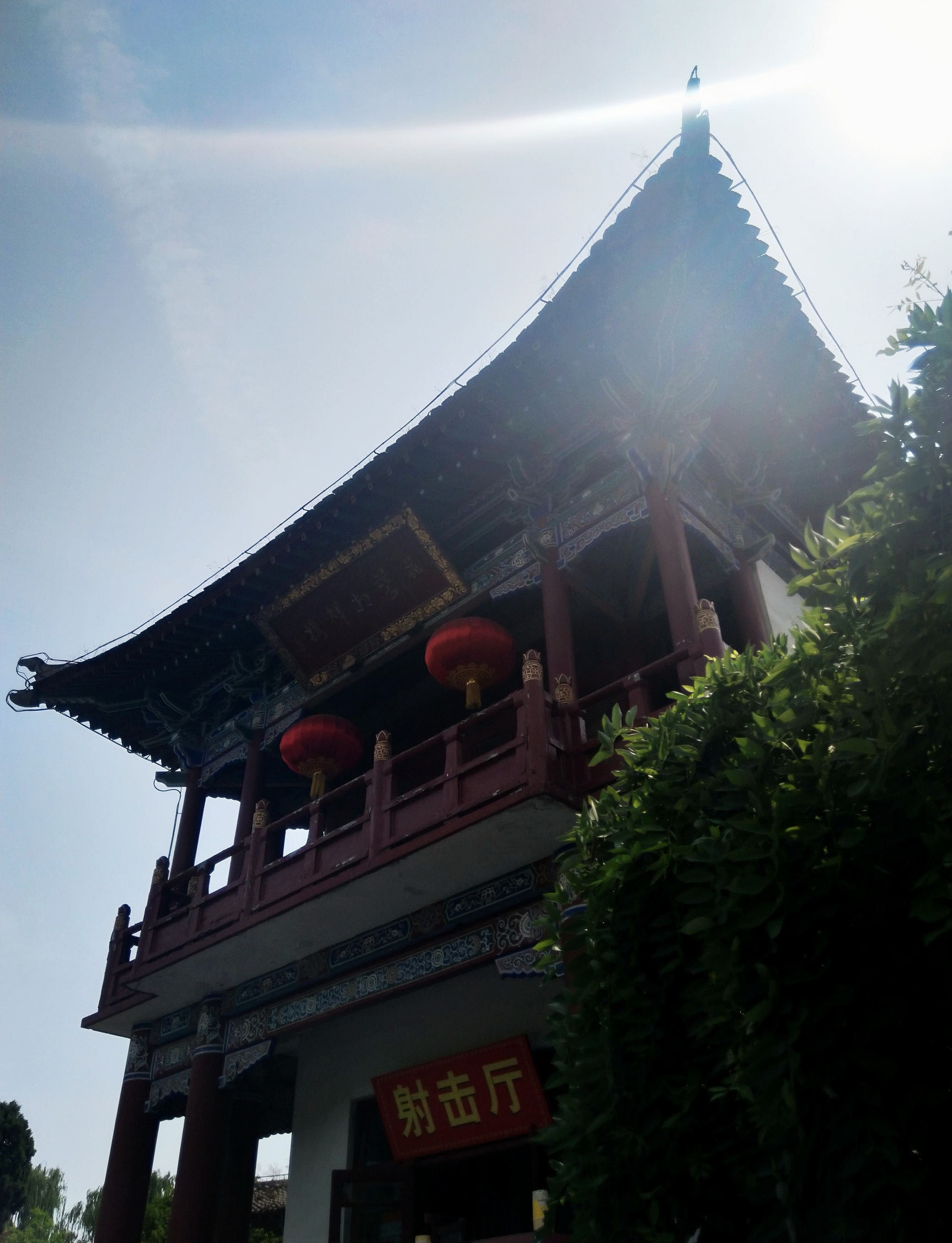 李白云想衣裳花想容这首诗背景,云想衣裳花想容李白给谁写的诗