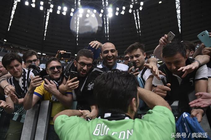 布冯几次入选最佳阵容,布冯的低级失误