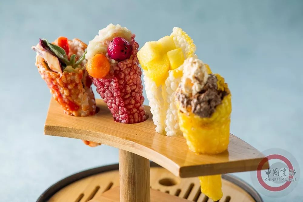 小满剥瓜子,小满品尝苦瓜